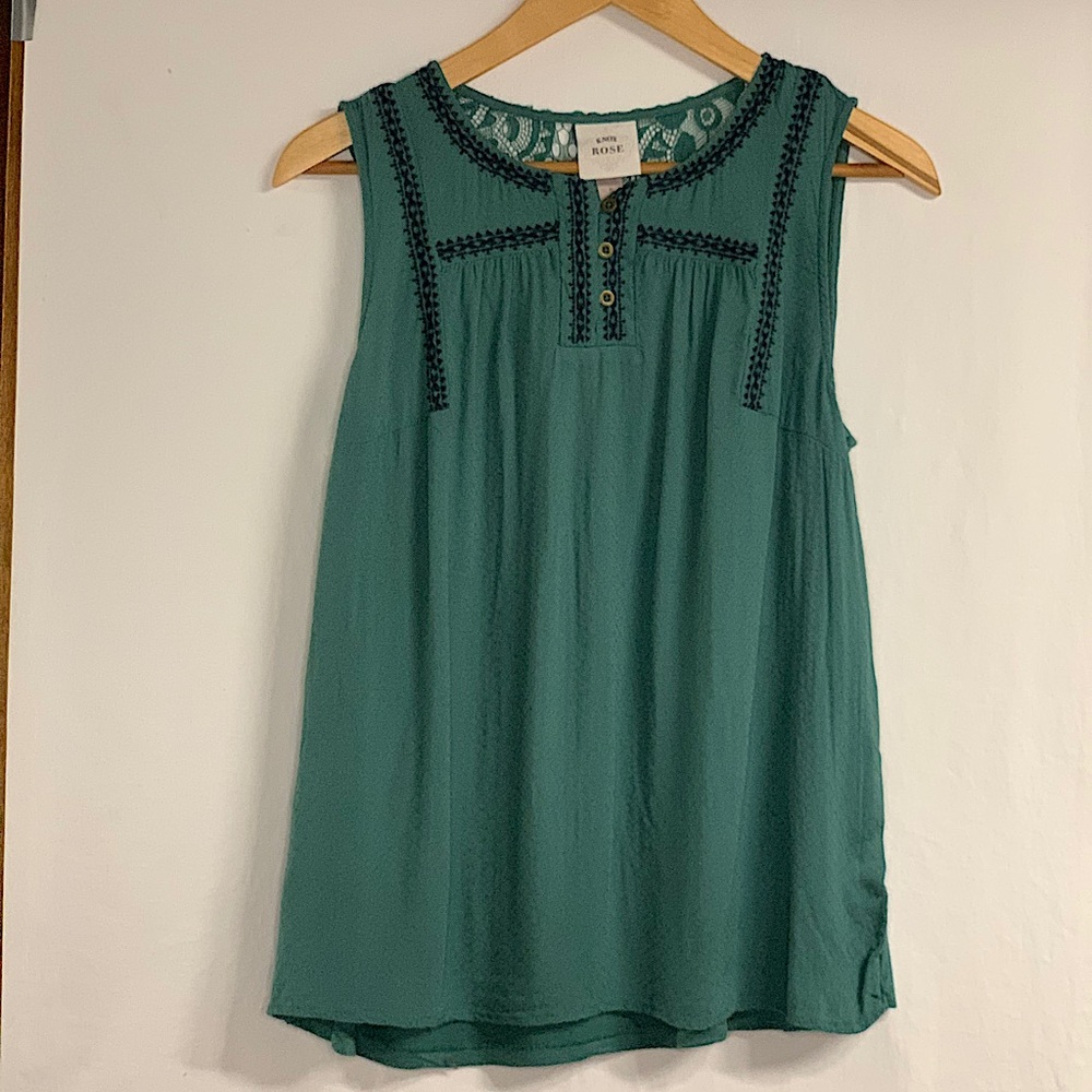 NWOT. Sleeveless top